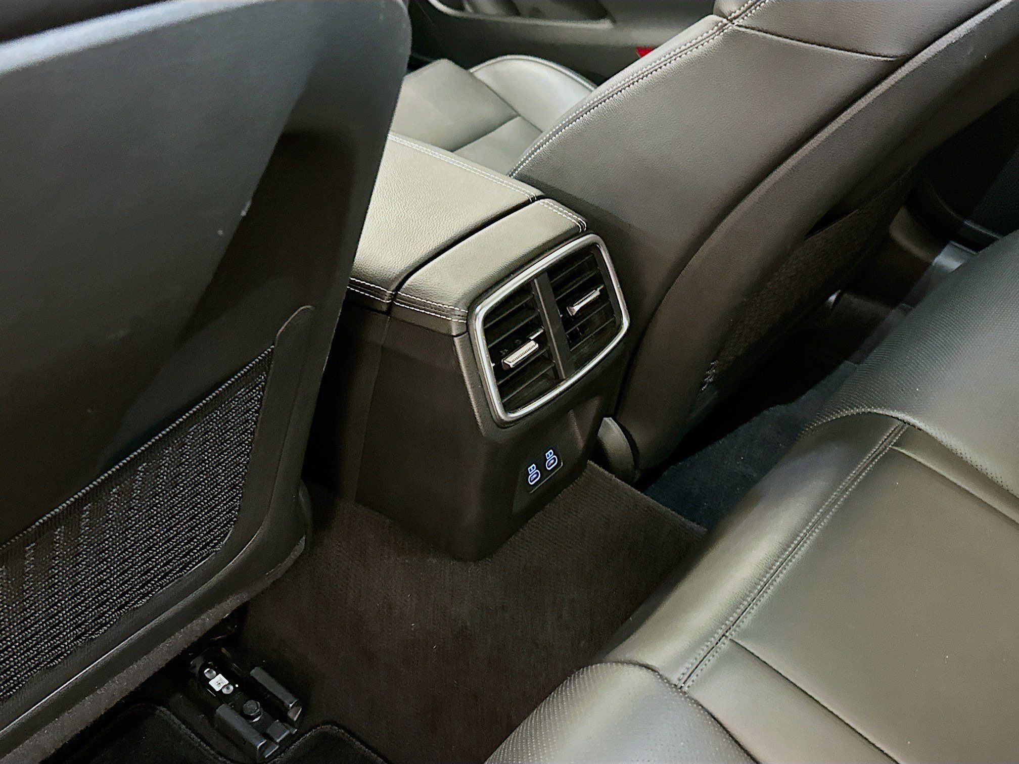 Used 2025 Genesis G70 2.5T AWD/4WD image 28