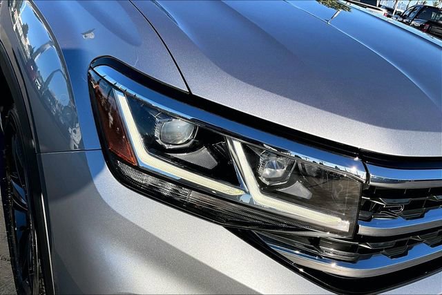 Used 2022 Volkswagen Atlas Cross Sport SEL R-Line image 32