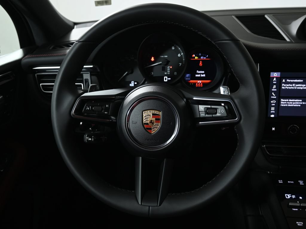 Used 2026 Porsche Macan AWD/4WD image 18
