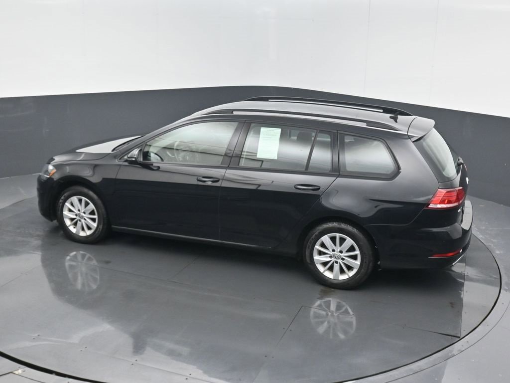 Used 2018 Volkswagen Golf S image 15