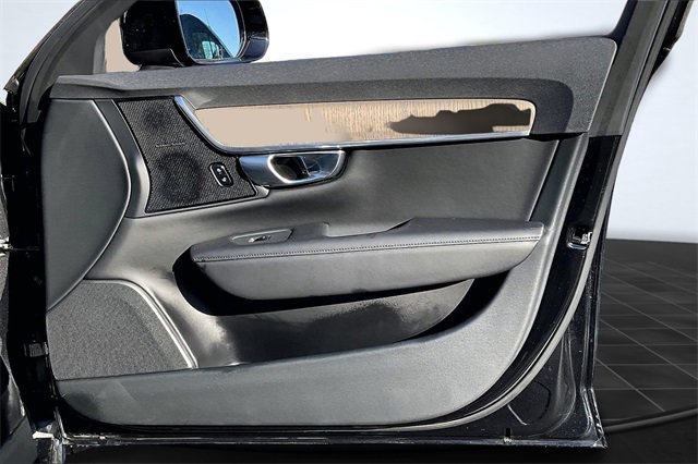 Certified 2024 Volvo V90 B6 Cross Country Plus w/ Climate Package image 25