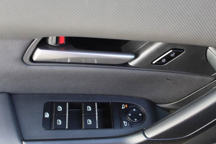 Certified 2025 MAZDA CX-50 2.5 Hybrid w/ Preferred Pkg image 14