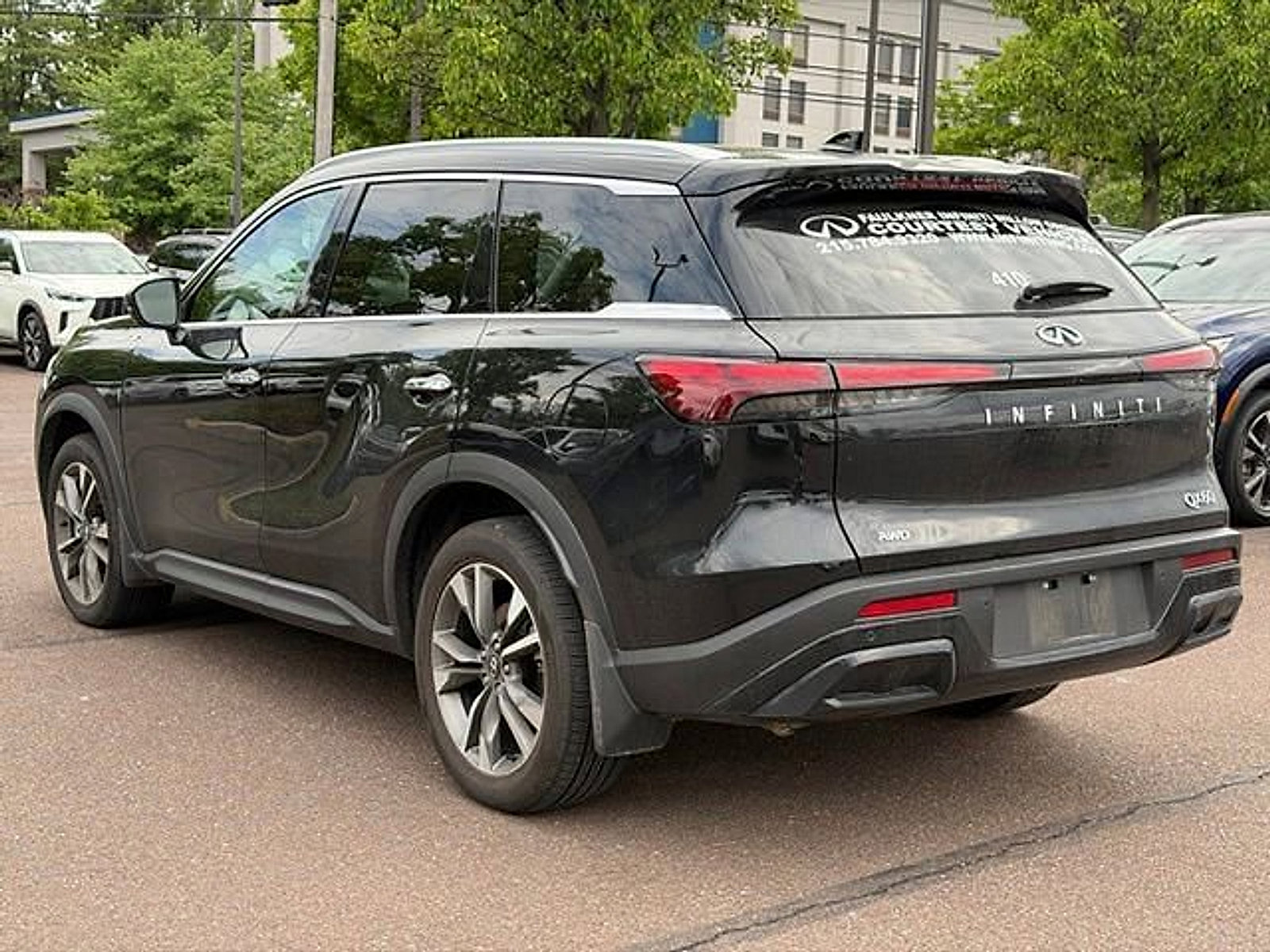Certified 2025 INFINITI QX60 Luxe AWD/4WD image 3