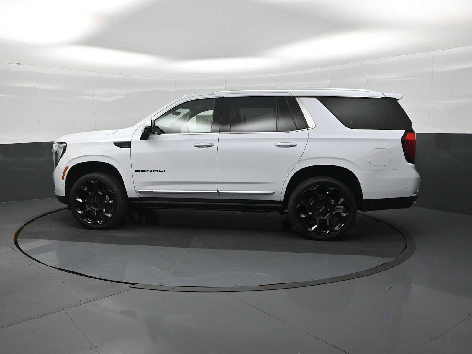 New 2026 GMC Yukon Denali w/ Denali Reserve Package image 6