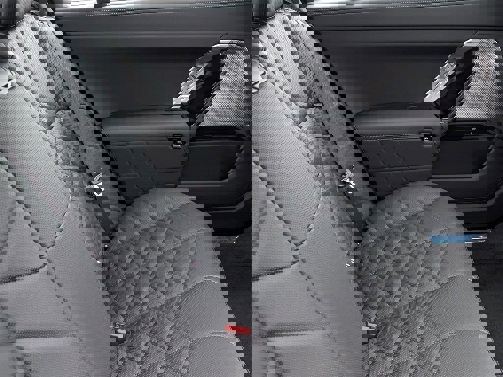 New 2025 BMW 740i xDrive w/ Premium Package image 27