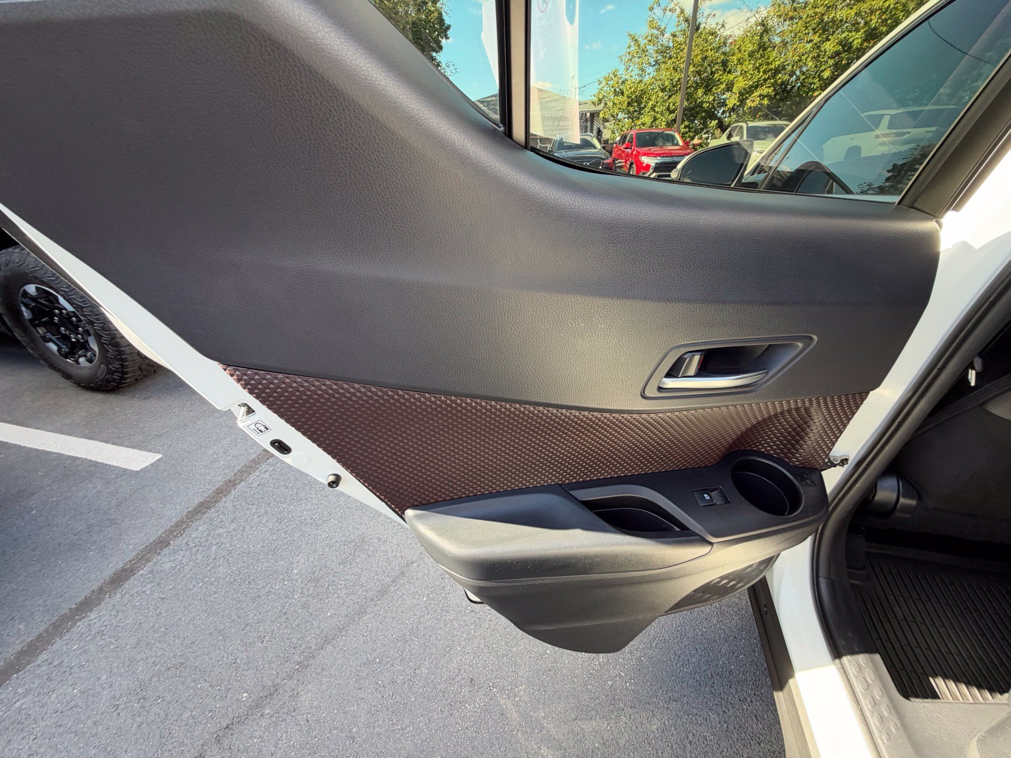 Used 2019 Toyota C-HR Limited FWD image 13