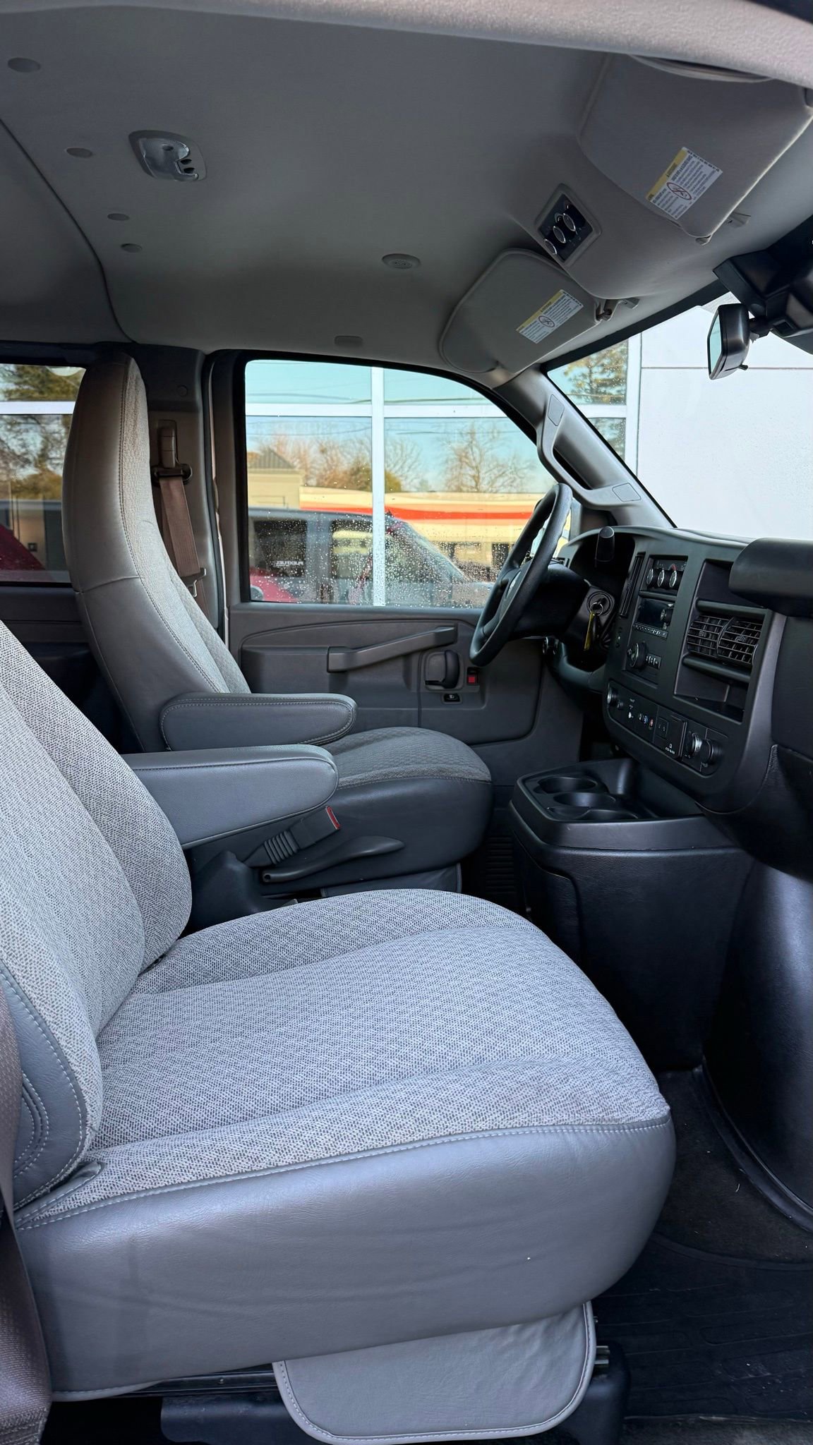 Used 2019 Chevrolet Express 3500 LT w/ LT Preferred Equipment Group image 9