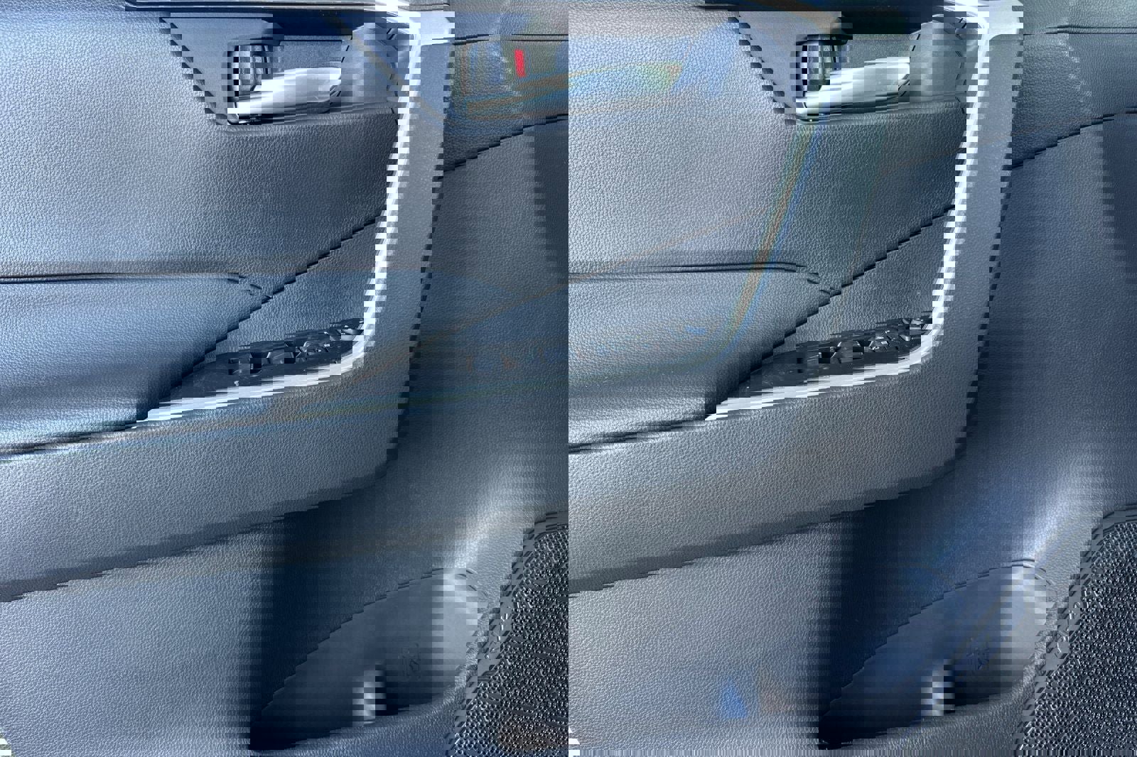 New 2025 Toyota RAV4 XLE image 12