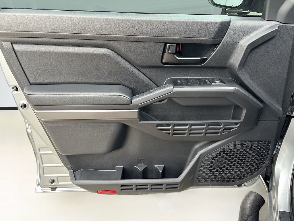 Used 2025 Toyota Tacoma SR5 image 23