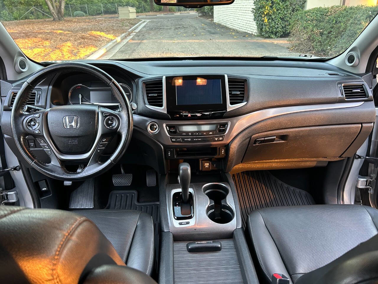 Used 2017 Honda Ridgeline RTL-T image 41