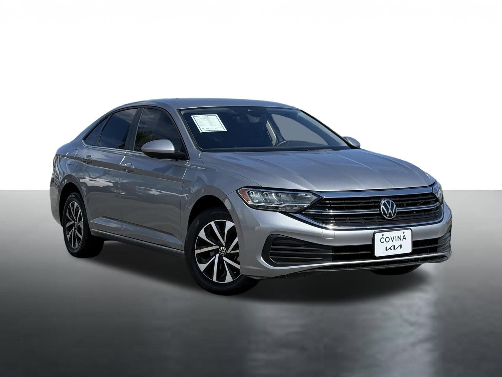 Used 2024 Volkswagen Jetta S image 2