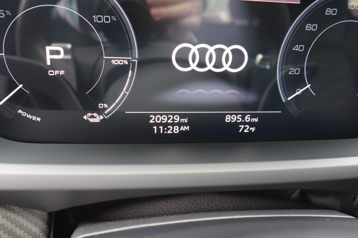 Used 2023 Audi RS e-tron GT w/ Carbon Performance Package AWD/4WD image 11