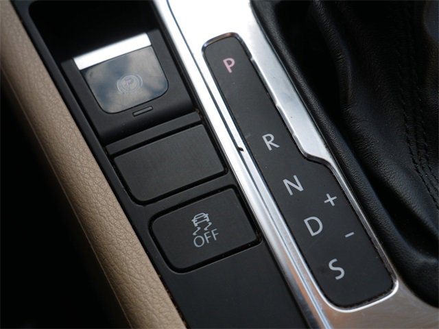 Used 2013 Volkswagen CC Lux image 33