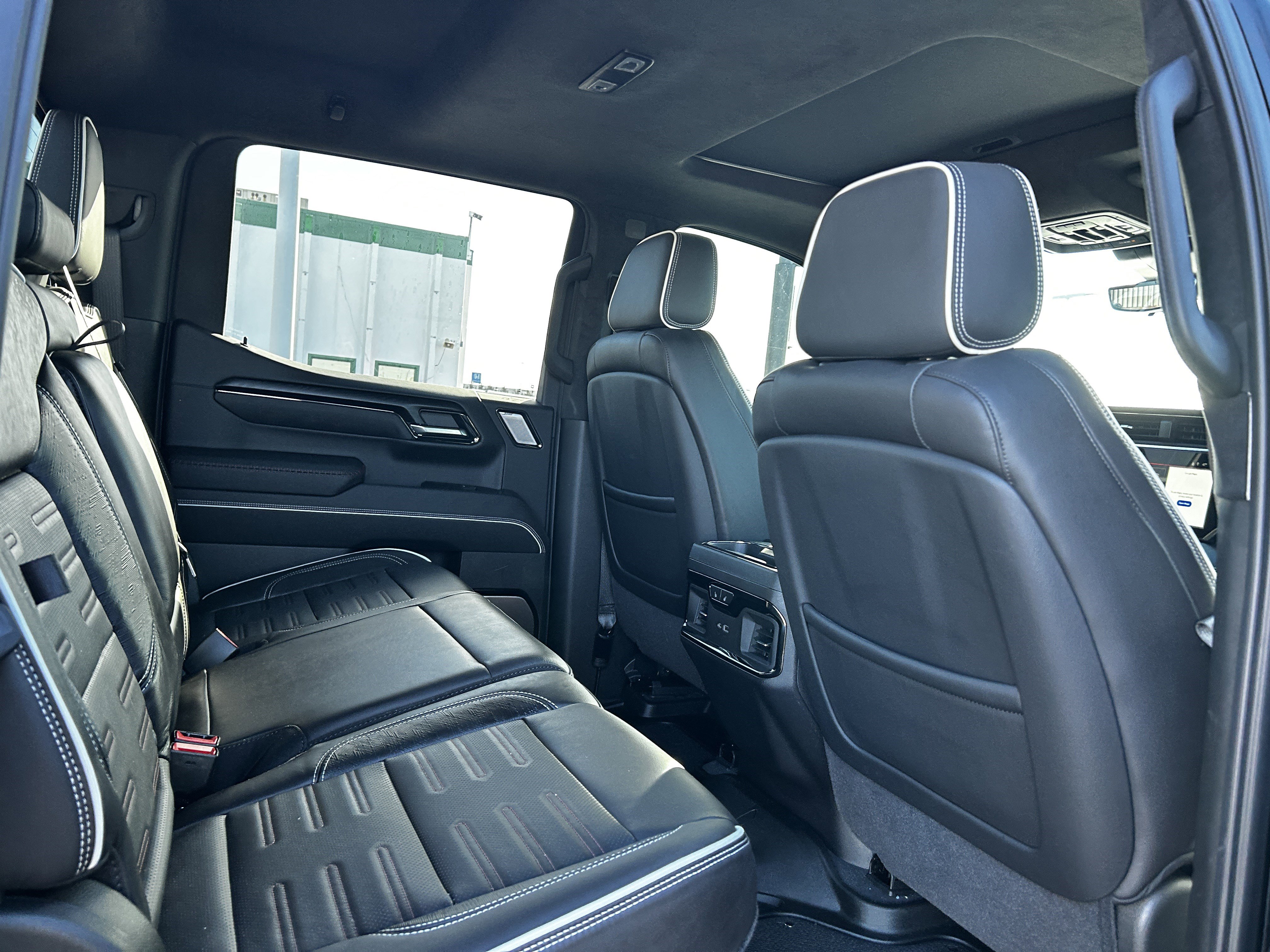 Used 2025 GMC Sierra 1500 AT4X image 12