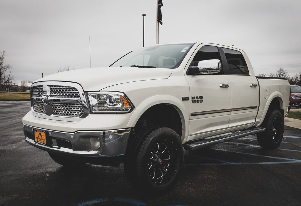 Used 2017 RAM 1500 Laramie w/ Convenience Group AWD/4WD image 23