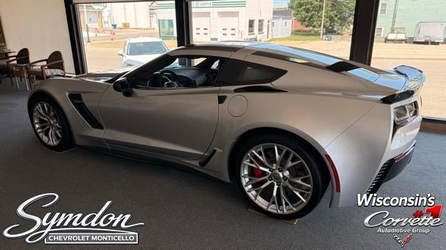 Used 2016 Chevrolet Corvette Z06 w/ 3LZ Preferred Equipment Group RWD image 2