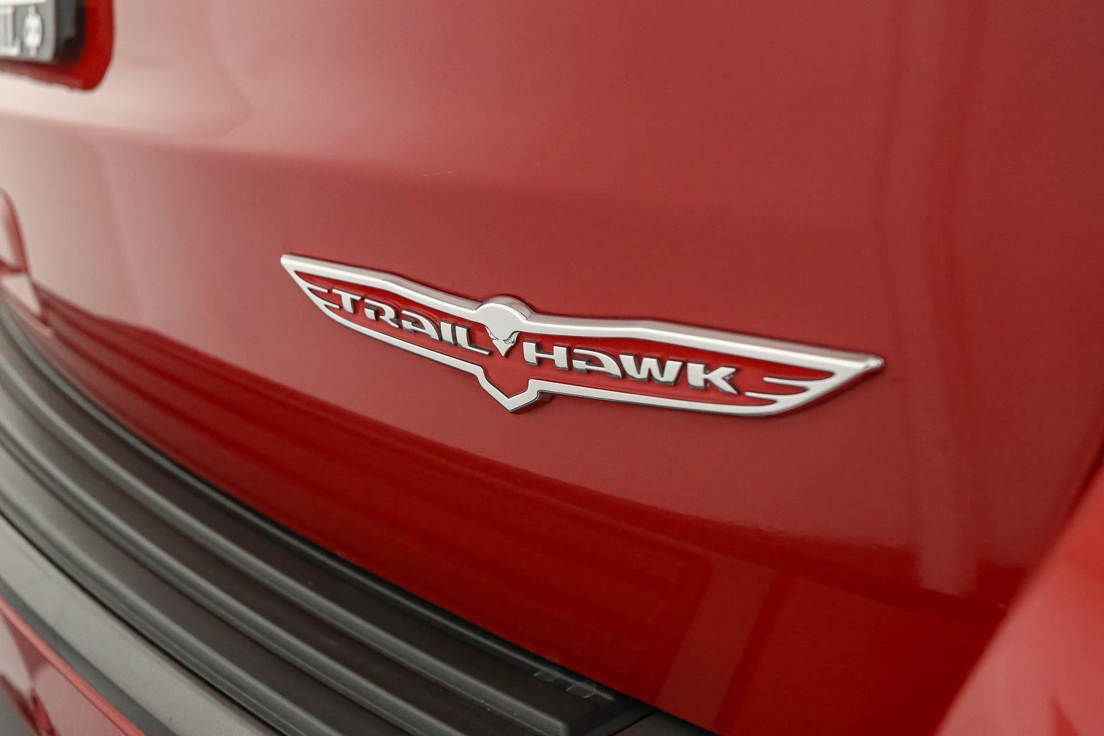 Used 2018 Jeep Grand Cherokee Trailhawk w/ Trailhawk Luxury Group AWD/4WD image 12