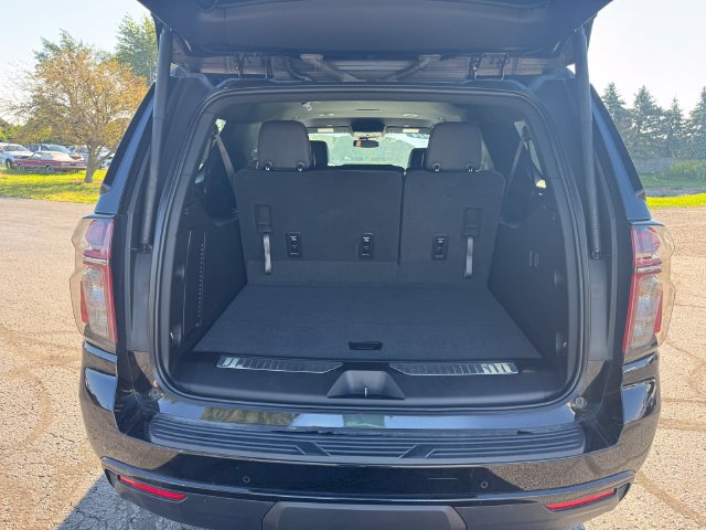 Used 2024 Chevrolet Suburban RST AWD/4WD image 18