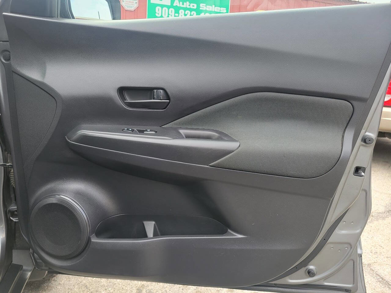Used 2019 Nissan Kicks S FWD image 34
