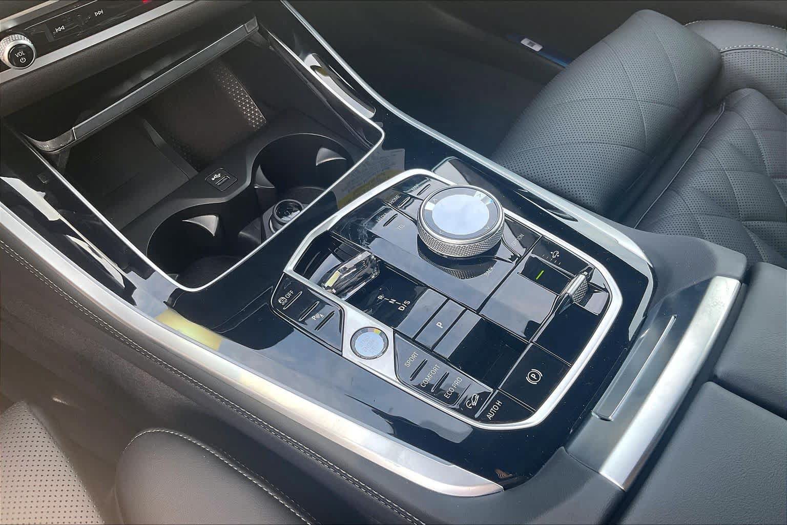 New 2026 BMW X5 M60i w/ Executive Package AWD/4WD image 8