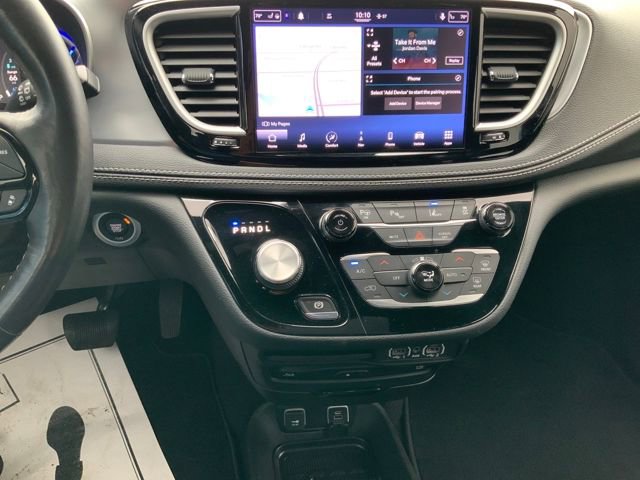 Used 2021 Chrysler Pacifica Touring-L w/ Uconnect Theater Family Group image 23