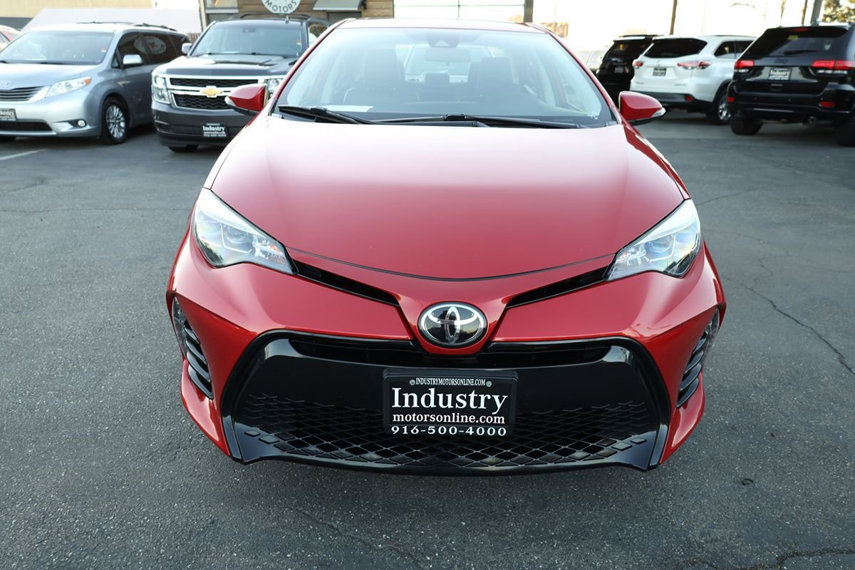 Used 2017 Toyota Corolla SE FWD image 3