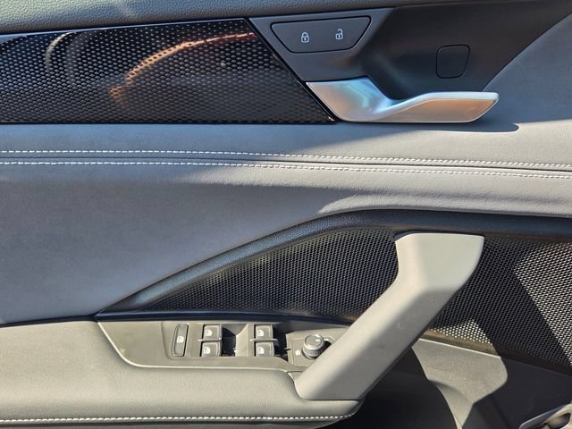 New 2026 Volkswagen Tiguan SE FWD image 28
