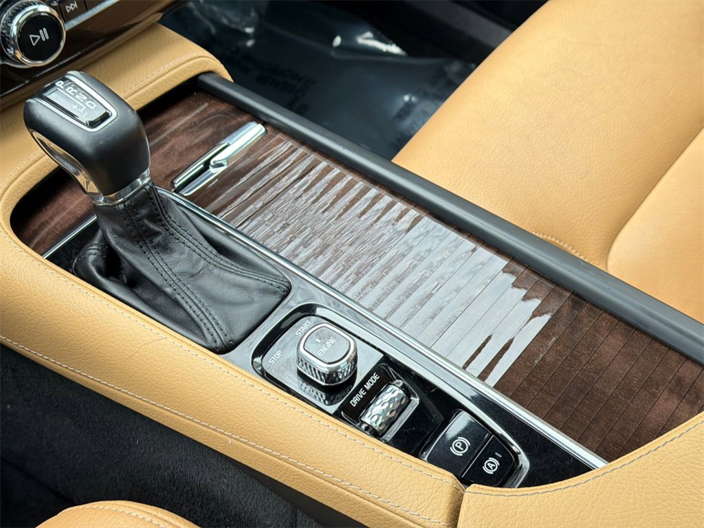 Used 2016 Volvo XC90 T6 Momentum image 33