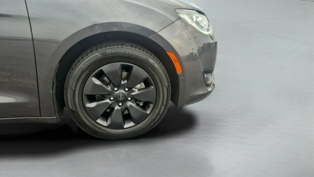 Used 2020 Chrysler Pacifica Limited w/ Advanced Safetytec Group FWD image 33