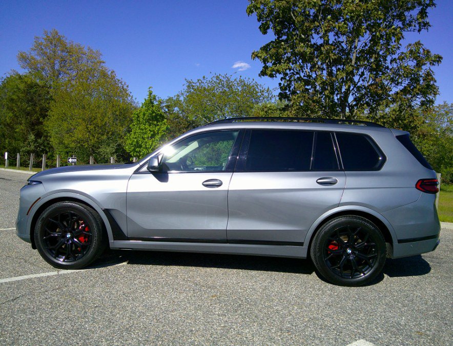Used 2023 BMW X7 xDrive40i AWD/4WD image 11