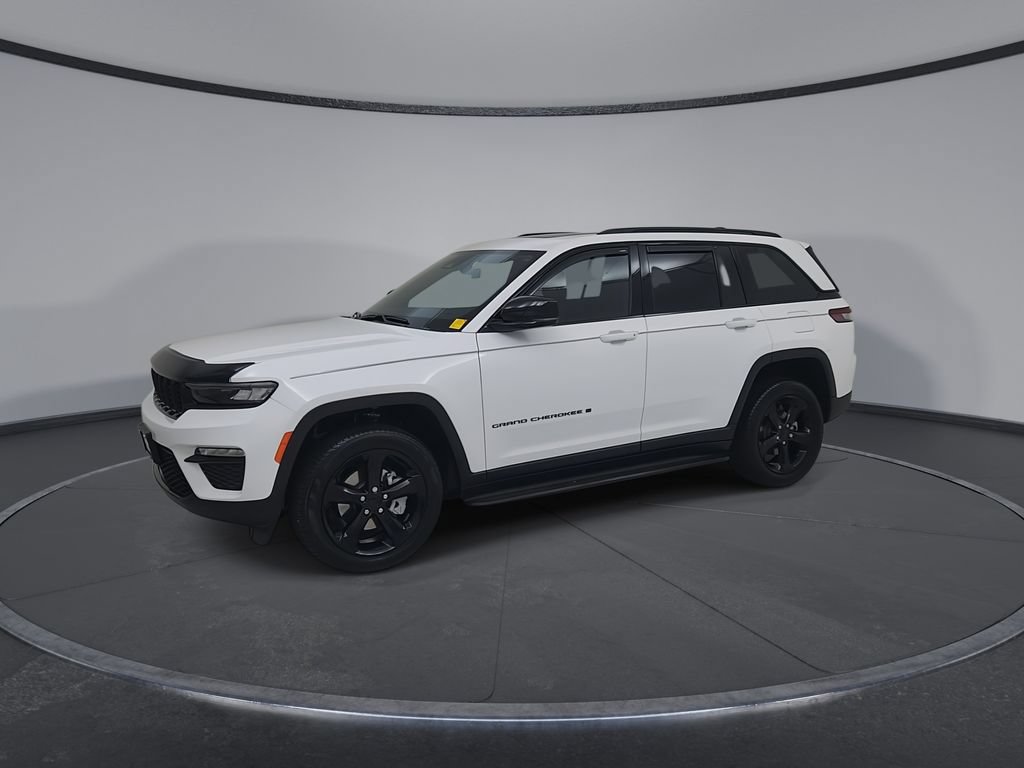 Certified 2025 Jeep Grand Cherokee Limited w/ Black Appearance Package AWD/4WD image 6