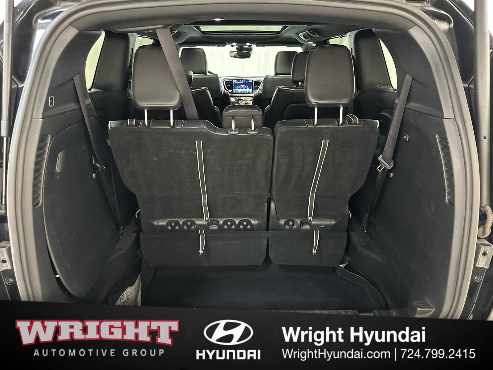 Used 2025 Chrysler Pacifica Limited image 14