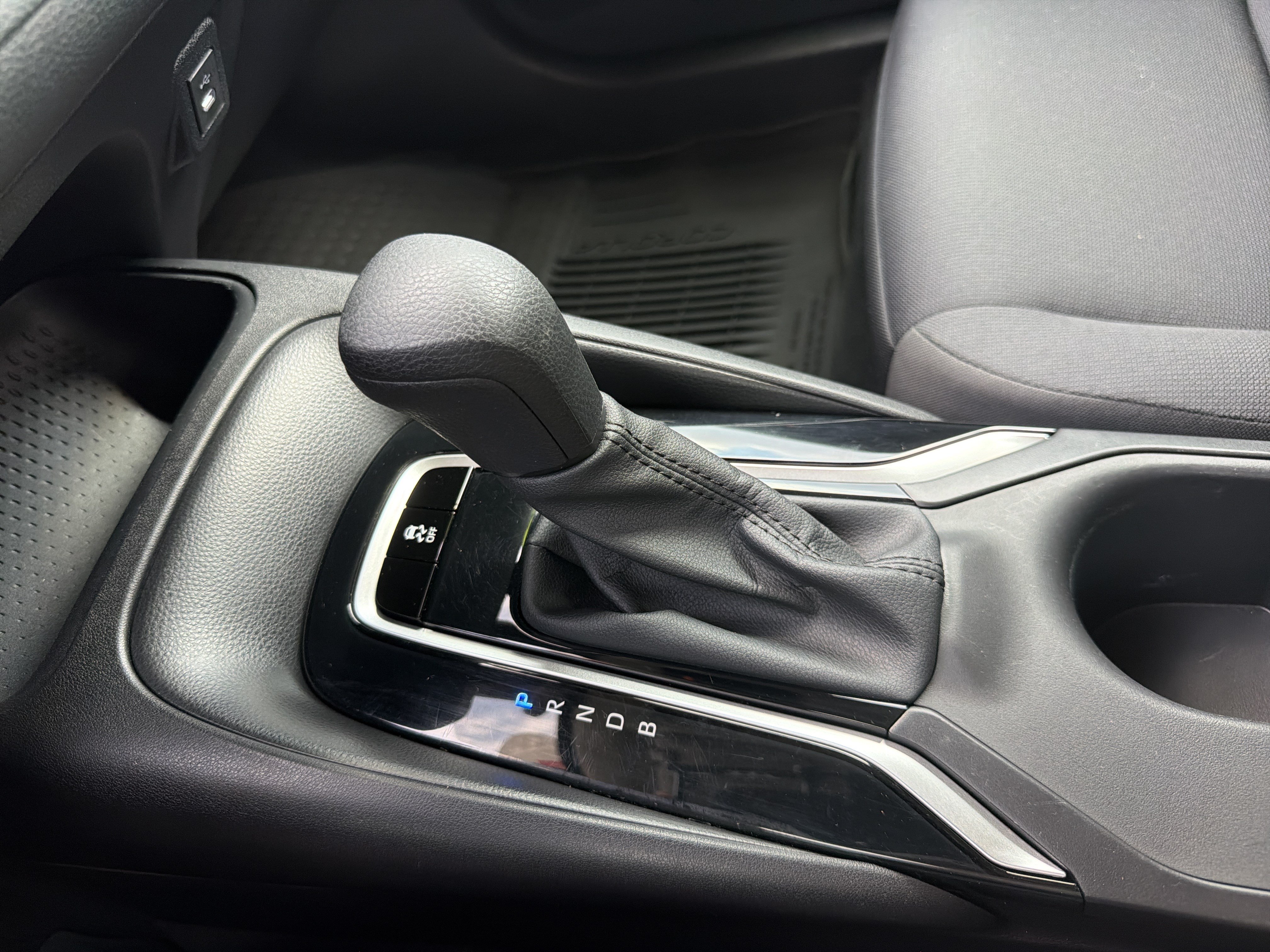 Used 2024 Toyota Corolla LE FWD image 9