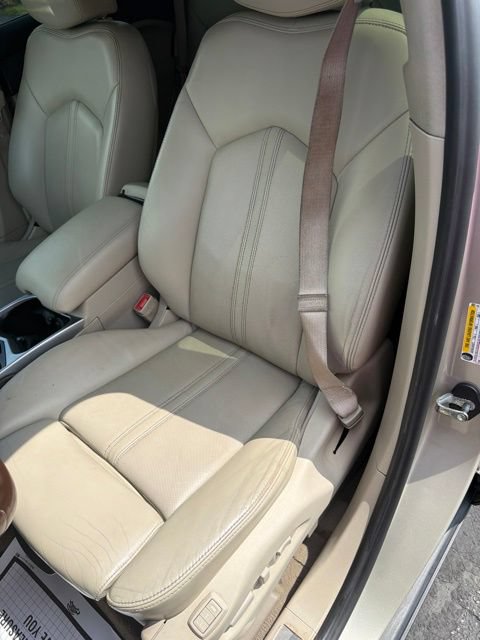 Used 2014 Cadillac SRX Luxury w/ Driver Awareness Package AWD/4WD image 12