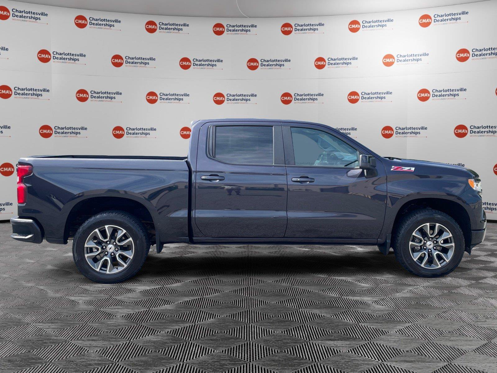 Used 2022 Chevrolet Silverado 1500 RST w/ Z71 Off-Road Package AWD/4WD image 6