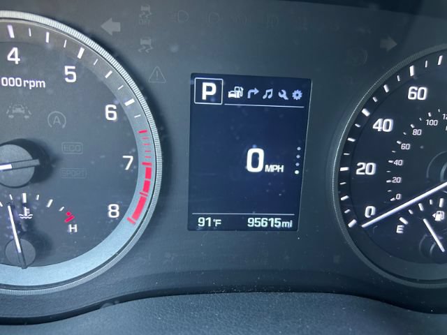 Used 2017 Hyundai Tucson SE Plus AWD/4WD image 39