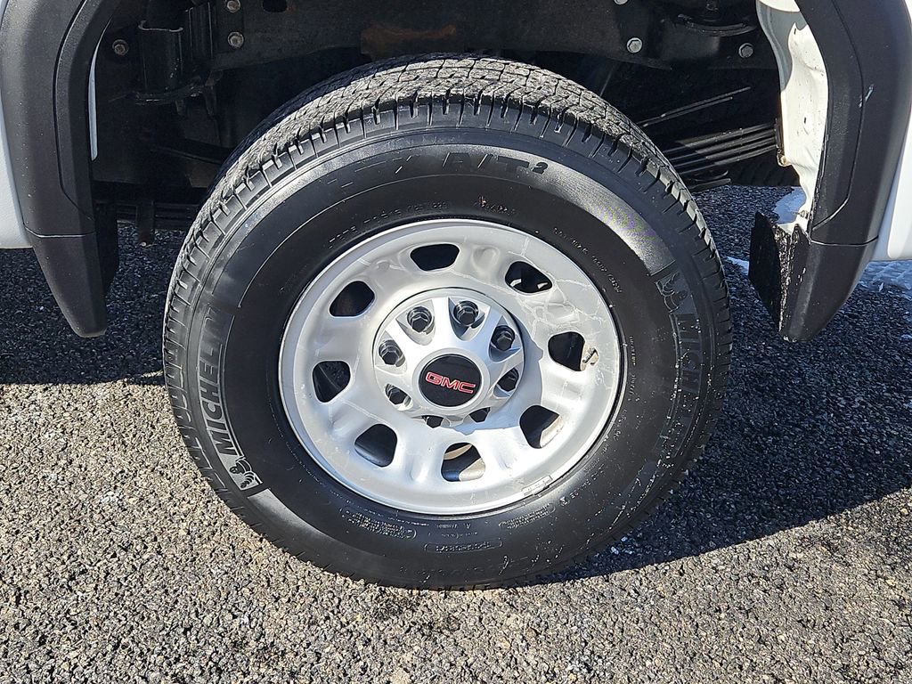 Used 2024 GMC Sierra 3500 Pro w/ Convenience Package image 8
