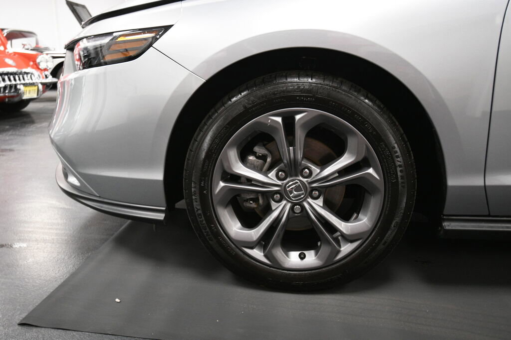 Used 2023 Honda Accord EX image 33