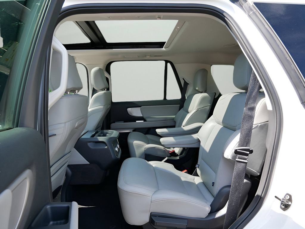 Used 2025 Ford Expedition Active AWD/4WD image 11
