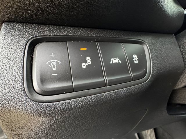 Used 2019 Hyundai Santa Fe SE image 6