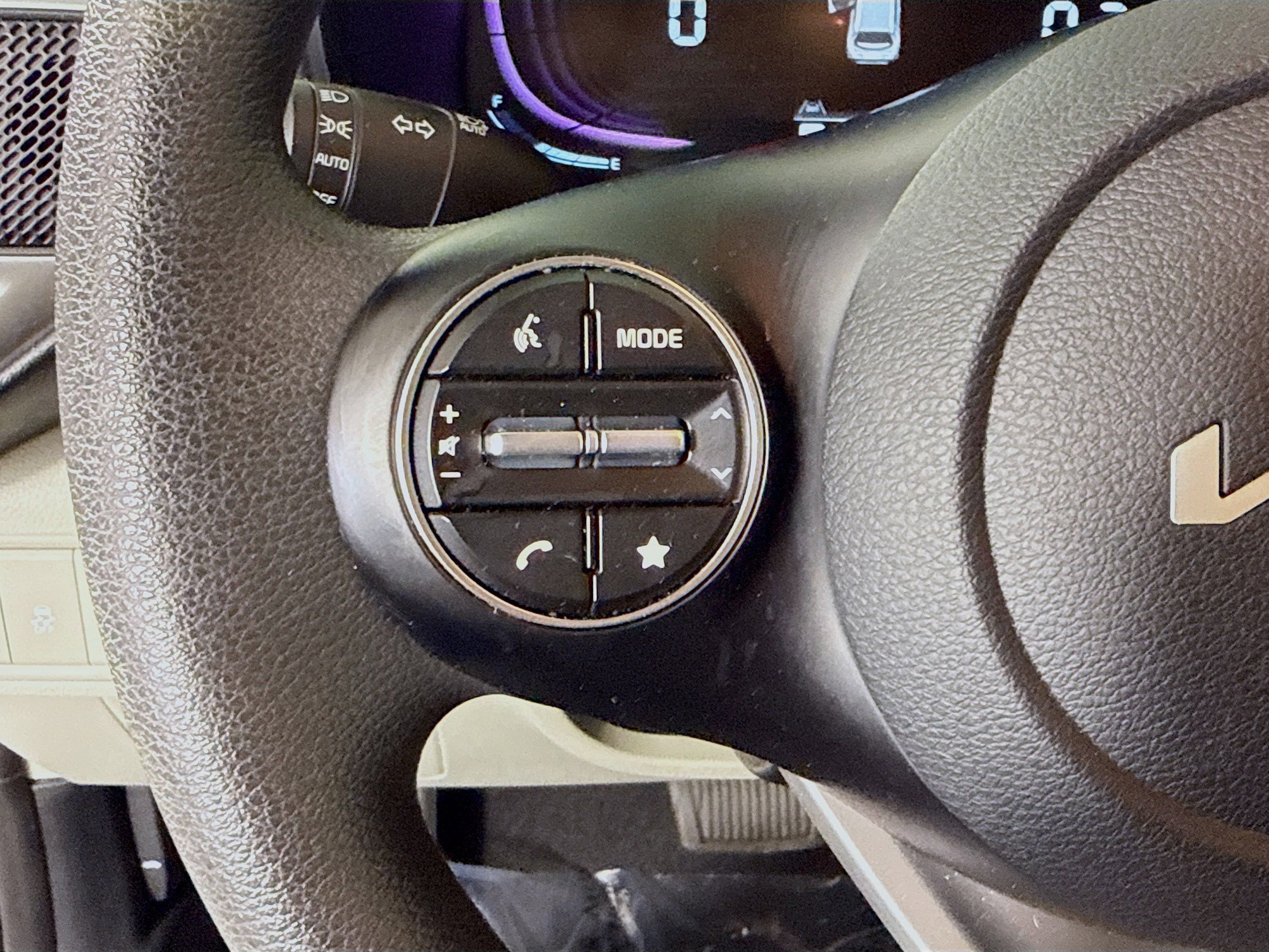 Used 2024 Kia Soul LX image 14