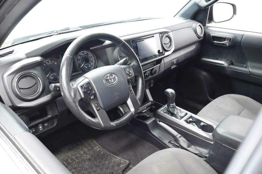 Used 2018 Toyota Tacoma TRD Off-Road AWD/4WD image 26