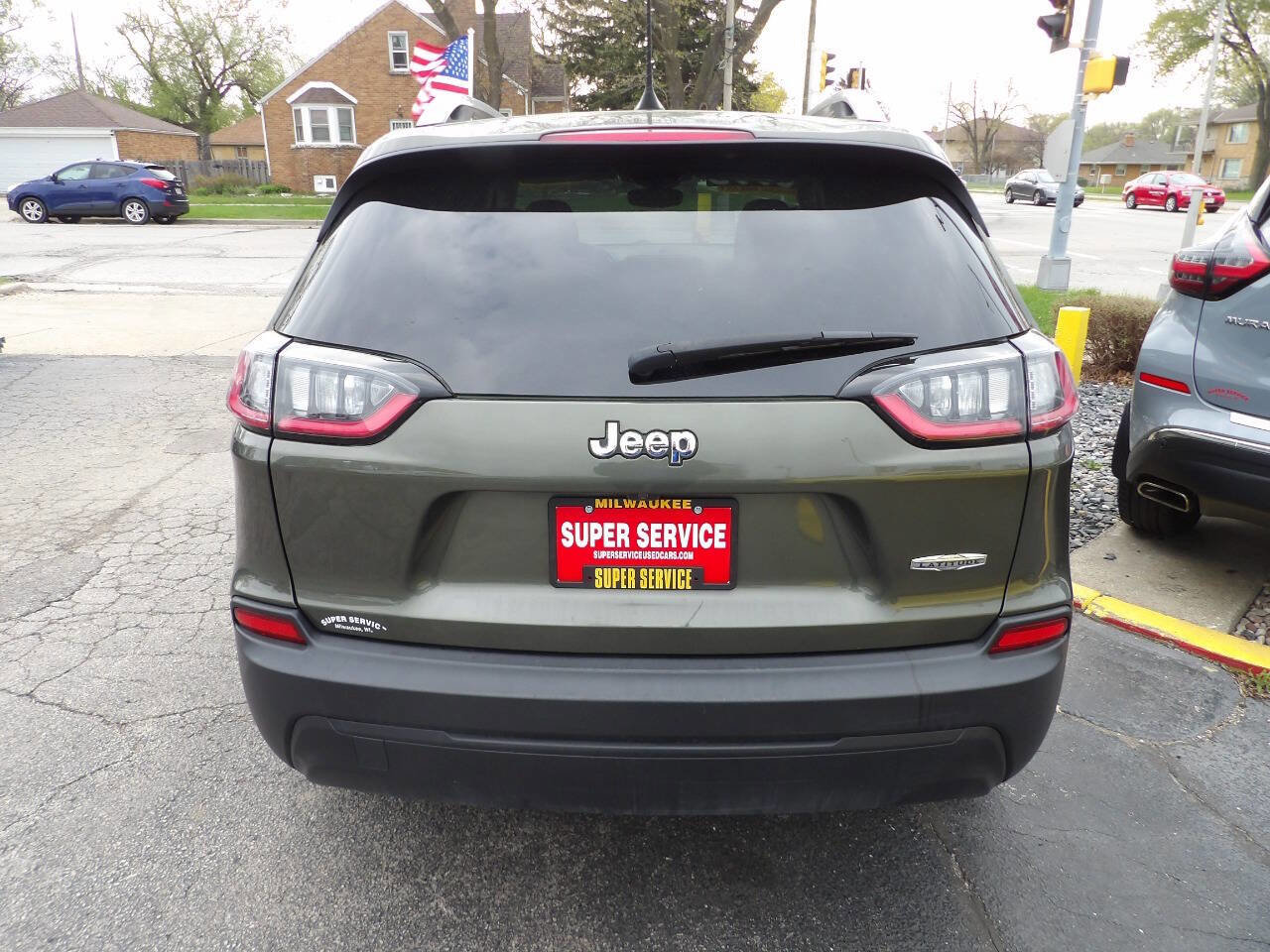 Used 2021 Jeep Cherokee Latitude FWD image 3