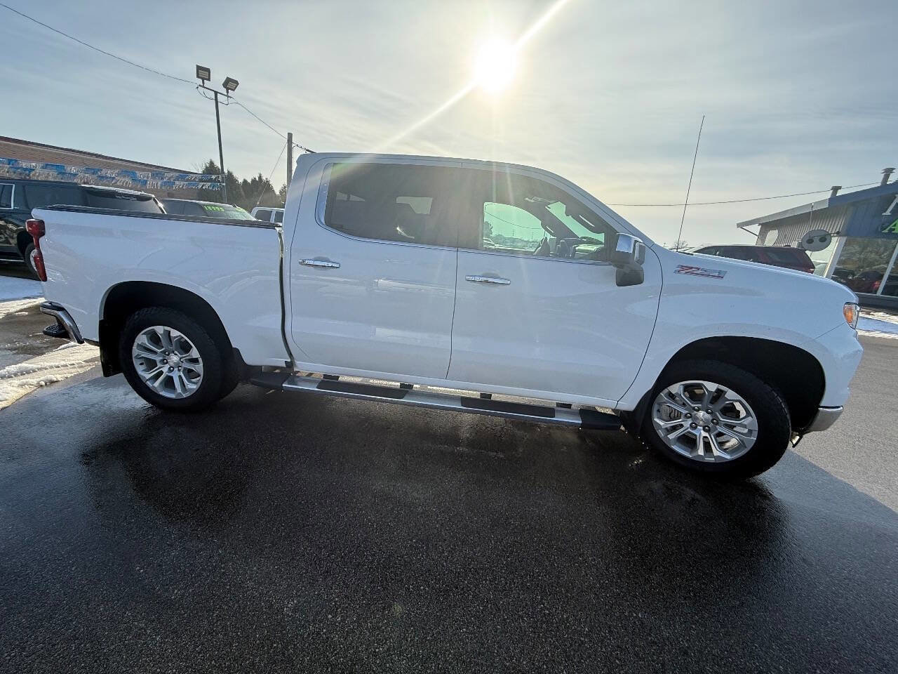 Used 2023 Chevrolet Silverado 1500 LTZ w/ LTZ Convenience Package II AWD/4WD image 9