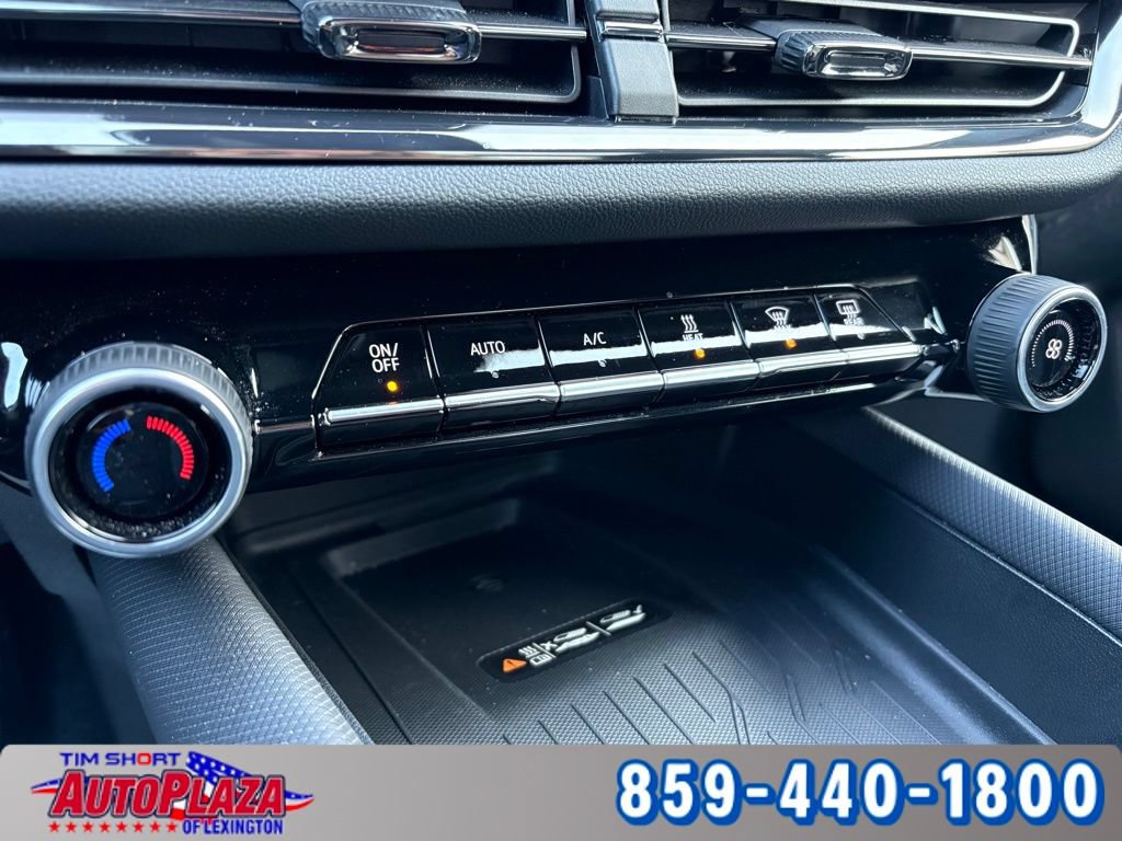 Used 2025 Chevrolet Equinox EV RS FWD image 38
