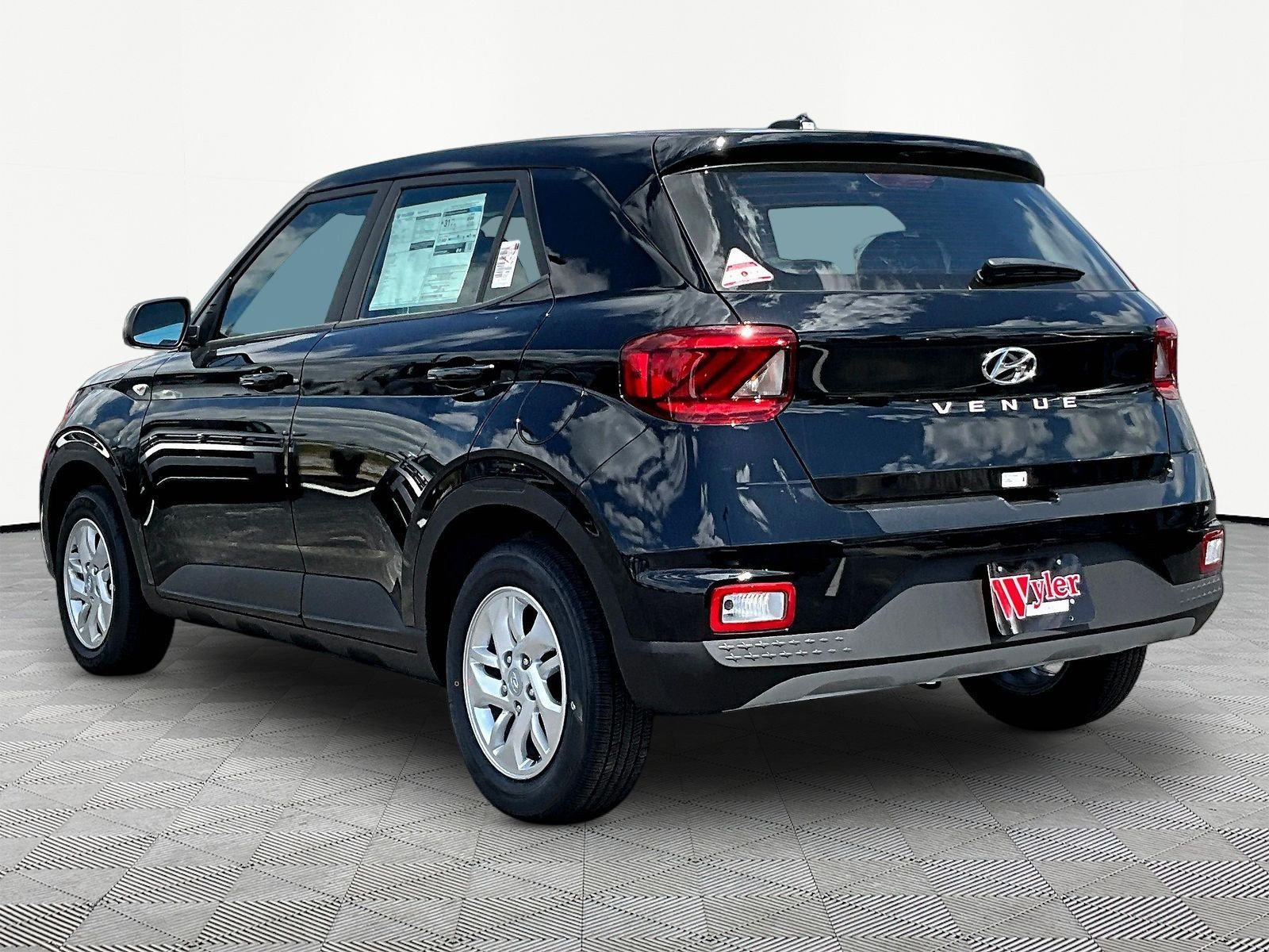 New 2026 Hyundai Venue SE FWD image 4