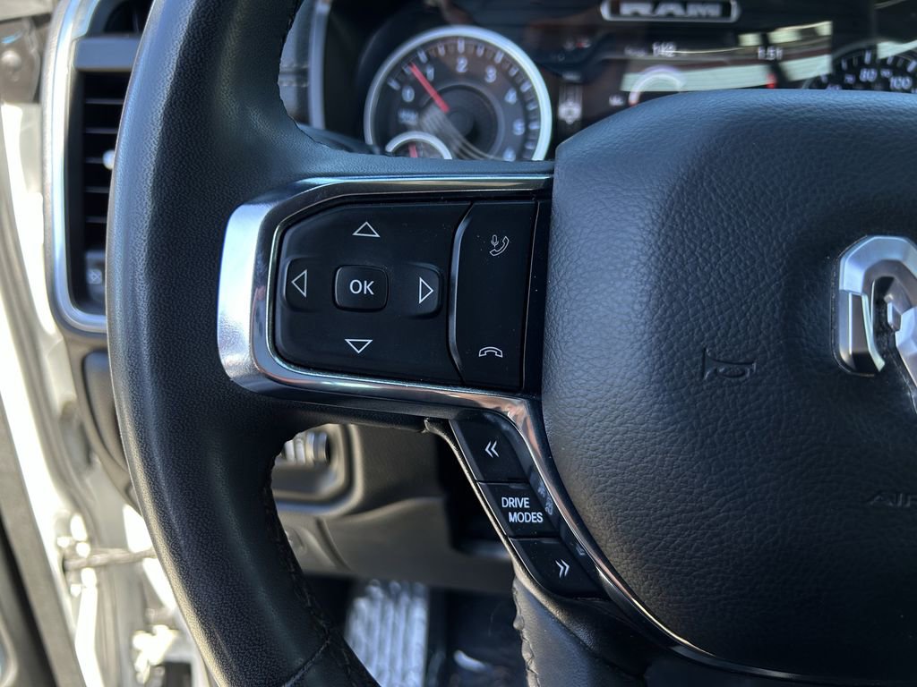 Used 2025 RAM 1500 Laramie AWD/4WD image 16