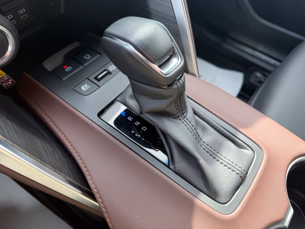 Certified 2023 Toyota Venza Limited AWD/4WD image 17