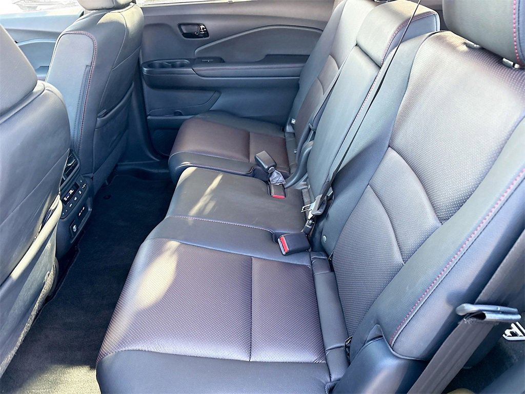 Used 2024 Honda Passport Black Edition image 25