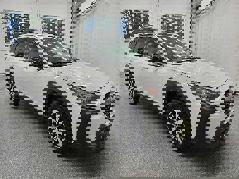 Used 2024 Subaru Outback Premium image 3